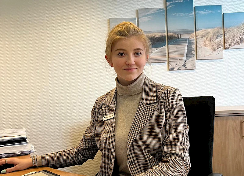 Foto: Volksbank Oberberg --- Annabell Strauch befindet sich im 2. Ausbildungsjahr bei der Volksbank Oberberg.